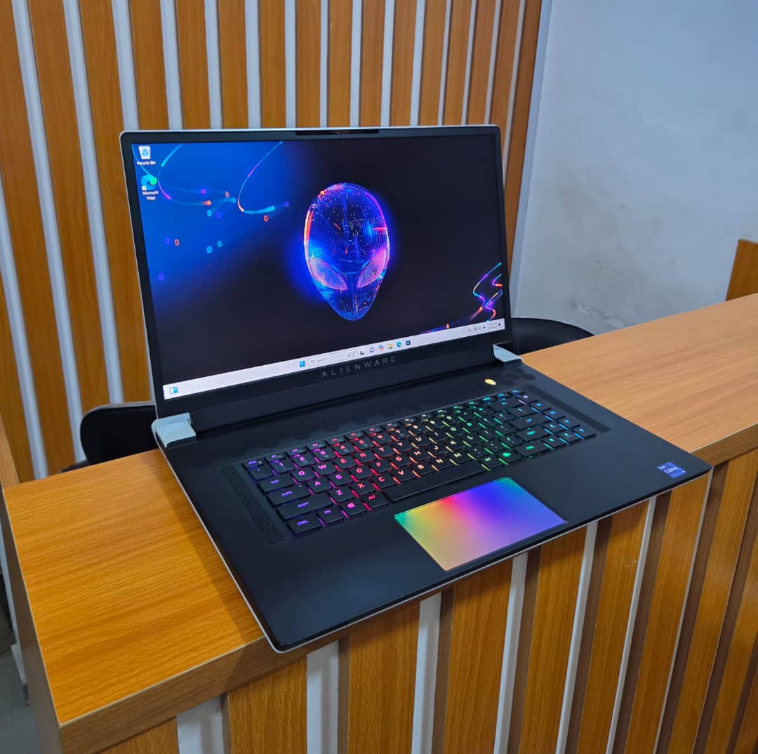 Alienware X17 R1